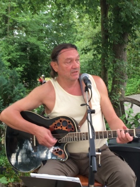 Theo-Live im Biergarten mit Ovation