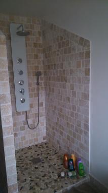 Réalisation d'une douche en pierre naturel