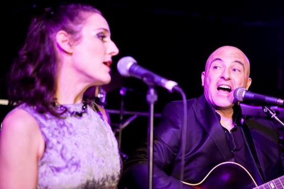 Version "Chansons romantiques" avec chanteuse