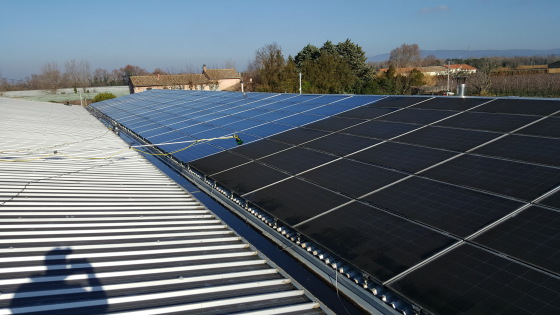 DIFFERENCE ENTRE PANNEAUX NETTOYER ET NON NETTOYER

800M2 SUR TOIT