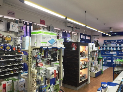 L'interno del negozio di Empoli