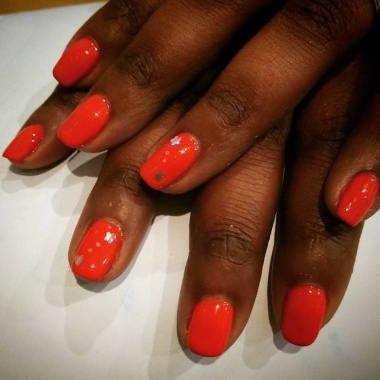 Verniz de Gel - Marca Andreia - Vermelho com brilhos.