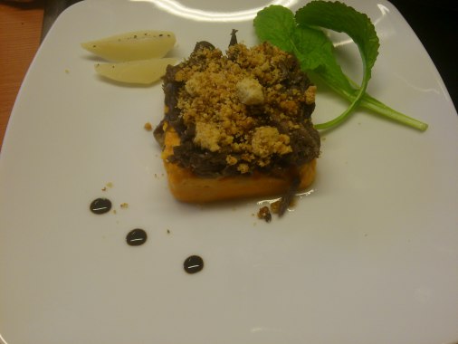 parmentier de canard, crumble de foie gras