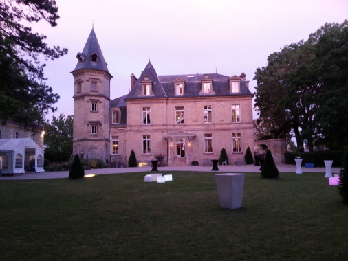 CHÂTEAU De Précy