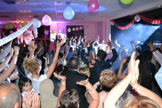 Une super ambiance pour l'arrivée des mariées par Tsl Evenement