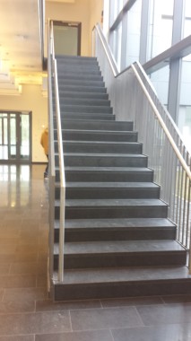 Treppenanlage aus Betonwerkstein als auch Bodenplatten ( Tüv Saarland in Hattingen )