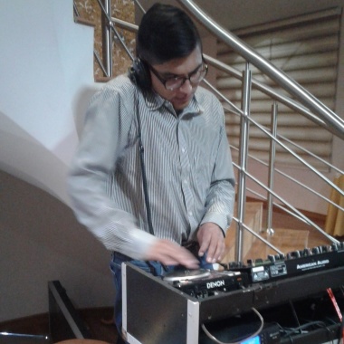 Dj Luis Valencia