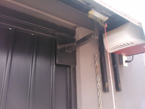 Automatización de portón con motor de cadena