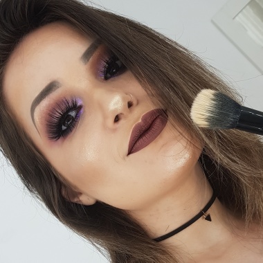 Carol Barnabé Makeup