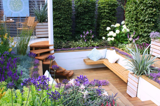 Création d'une terrasse dans un espace restreint