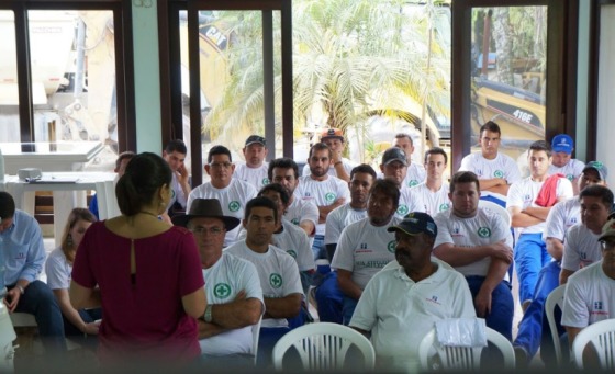 Realização de palestras em empresas. Palestra sob o tema "Condutas de risco no trânsito: Fatores comportamentais e psicológicos"