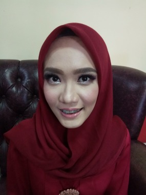 Bridesmaid makeup