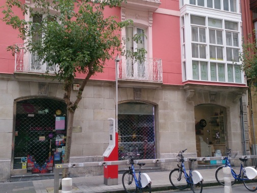 Consulta céntrica en Bilbao, a sólo 2 minutos de Metro Moyua.