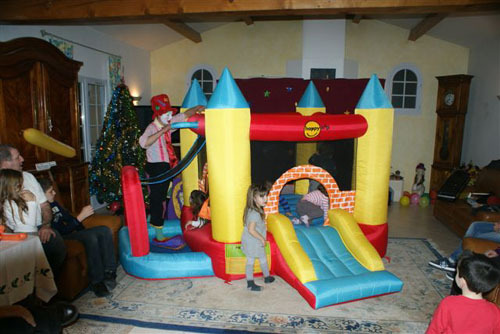 Le château gonflable 3m par 2,80m hauteur 2,10m