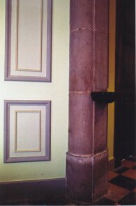 Décoration des murs en bas de l'orgue, peinture à la chaud, détail