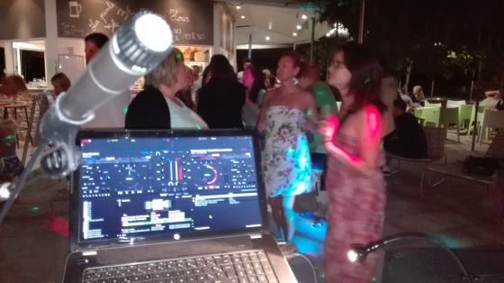 Soirée DJ en camping extérieur 