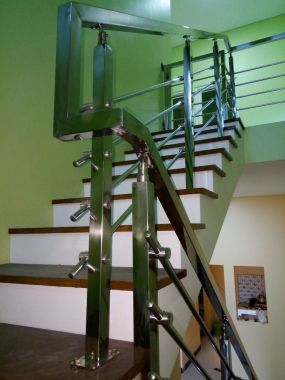 Railing Tangga (Stainless)
