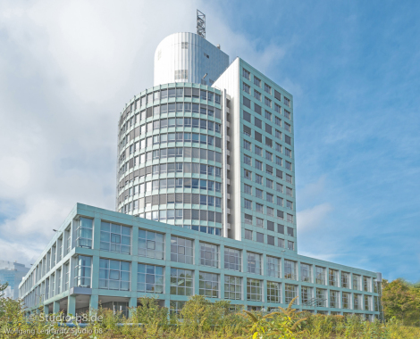 Glas Hoffmann Taunus Tower FFM Seite