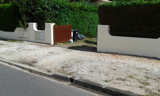 Peinture extérieur sur murette + lasure sur portail bois