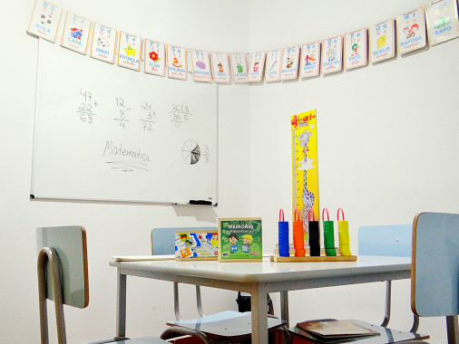professora-lidia-reforco-escolar-em-hortolandia-alfabetizacao-sala1.jpg