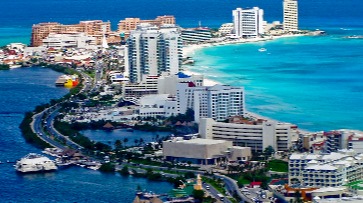 Cancún es uno de los destinos más famosos y predilectos en el Caribe mexicano. Sus playas de azul turquesa y arena blanca, su clima cálido y las múltiples opciones de entretenimiento .