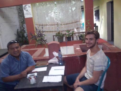 Sistema de enseñanza-aprendizaje un maestro un estudiante.