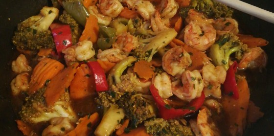 Sauté de crevettes -légumes croquant