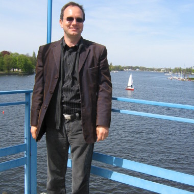 Lifepower24, Inhaber Alfred Bossog