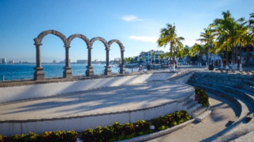 Puerto Vallarta Puerto Vallarta está ubicada en la Región Costa Norte del estado de Jalisco y es el tercer puerto más importante de México