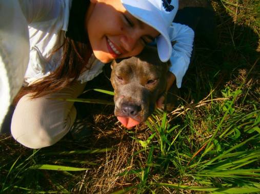 Karma enviando besitos a la camara