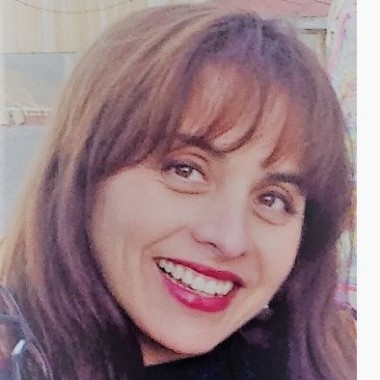 Vania Iradi Z.