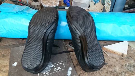RIPARAZIONE SUOLE SCARPE