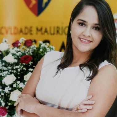 Nutricionista Sandy Gonçalves