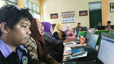 Membawakan materi pengenalan internet