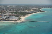 Playa del Carmen es un destino cosmopolita con ambiente relajado ubicado en la Riviera Maya; cuenta con algunas de las playas más bonitas de México, las cuales son visitadas por gente de todo el mundo