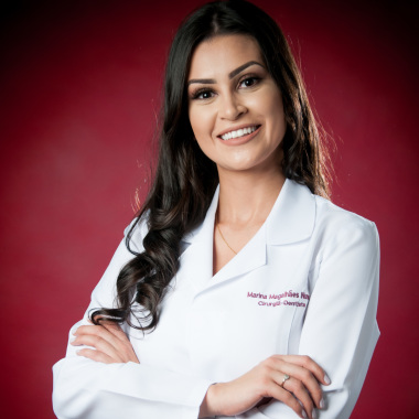 Marina Magalhães Nunes Cirurgiã-Dentista