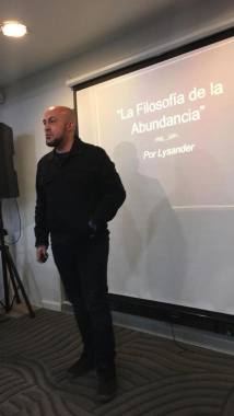 Conferencia "La Filosofía de la abundancia" Santiago