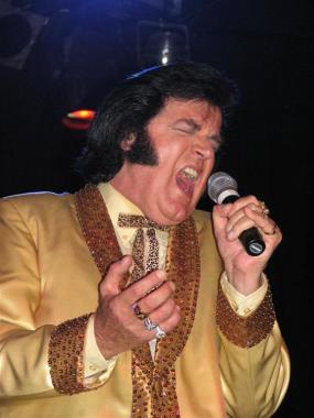 Mr Norm Bakker as Elvis Presley