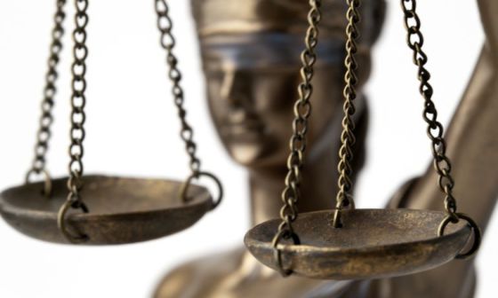 Con sede en Ronda y Sevilla, Cañestro & Murillo Abogados, es una firma que pretende dar soluciones a todos y cada uno de los problemas jurídicos que se les planteen, mediante un asesoramiento personal y especializado. 

Gracias a nuestro equipo técnico y humano, podemos abarcar todas y cada unas de las áreas del Derecho: Derecho Civil, familia, sucesiones, contratos, etc., Derecho Mercantil y bancario, Derecho Penal, el Derecho Administrativo y Derecho Laboral. 

Además contamos con una sección de Asesoría Jurídica de Empresas, laboral, fiscal y contable, con la que gestionar el cumplimiento de las obligaciones tributarias ante la administración pública ya sean personas físicas o empresas.
