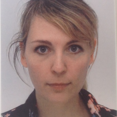 Yulia, Professeur De Langues