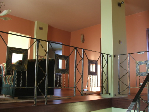 balustrada stalowa patynowana z łańcuchami