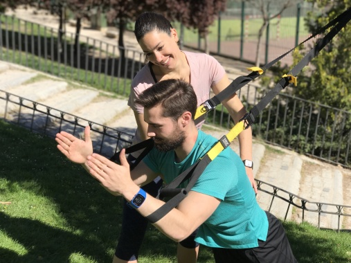 Plancha ventral en TRX para trabajo de CORE