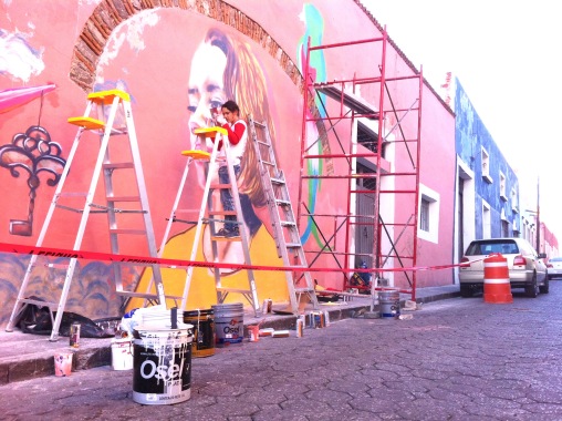 Intervención de murales dentro del proyecto La Rueda en el Barrio El Alto, Puebla.