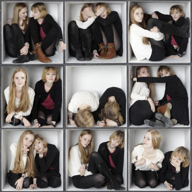 Die Box ist großer Spaß nicht nur für Kinder. Es ist eine Box, die einzelnen Fotos setze ich nach Wunsch zusammen. Man kann sich mit Selbstauslöser fotografieren und sieht auch immer sofort das Foto am Monitor groß.