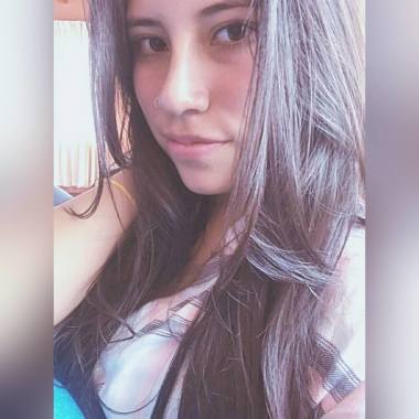 Viviaa Angos