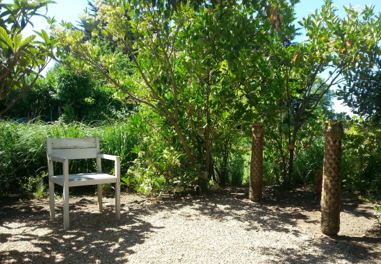 Espace de lecture dans le jardin
