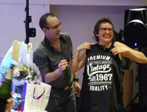 Animation anniversaire, remise de cadeaux