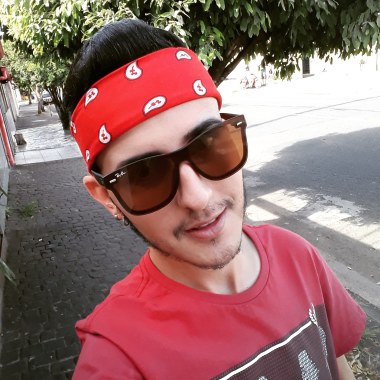 Cabeleireiro E Maquiador