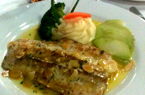Platillo Basico desde $ 98.00 a partir de 50 comensales, aplica par la ZMG.
Incluye plato, cubiertos, pan de servicio y panera al centro de la mesa.