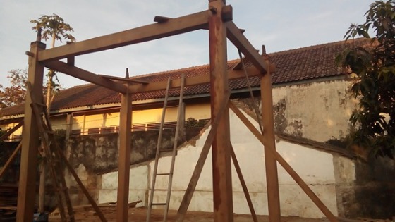Pembangunan Limasan dan Joglo . Yogya 2014